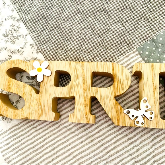 🦋🆕 Home Decor Wooden Spring Sign - Picture 2 of 5